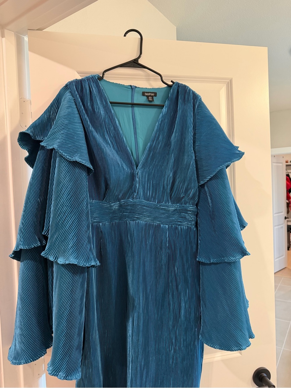 Boohoo Teal Pleated V‑Neck Ruffle Sleeve Maxi Dress